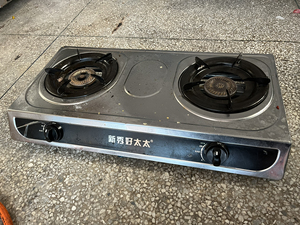 新秀好太太燃气灶煤气通用,换了一个,旧的处理了,爱联a区自提