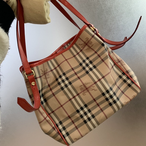 b2202126 burberry 巴宝莉 战马托特包 容量