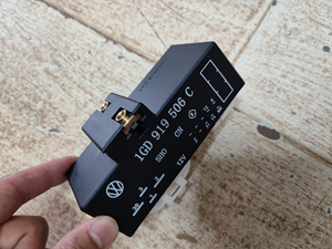 适用老捷达空调继电器捷达王风扇控制器,压缩机继电器,空调控制