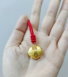 周大生时尚黄金牛宝宝锁吊坠长命锁平安锁足金金牛平安锁周岁礼