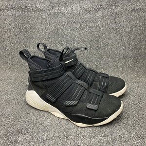 43码 詹姆斯 lbj 士兵11代 黑白实战篮球鞋