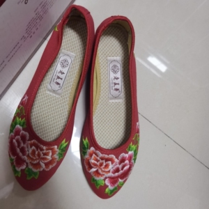 老美华红布鞋