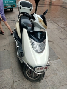 嘉爵踏板摩托车