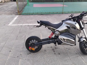 电镀黑双管小猴子m3m5三拉二 二手价钱买新车只开了三百公里