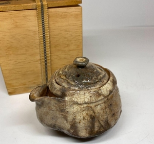 日本古萩烧志野烧顶级巨匠纳富鸟云作萩烧宝瓶,蓝釉鬼萩【原箱61