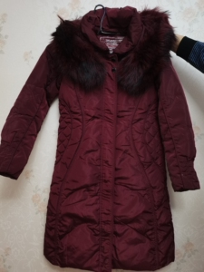 汤普勒羽绒服女中长款165#,真毛领,全新