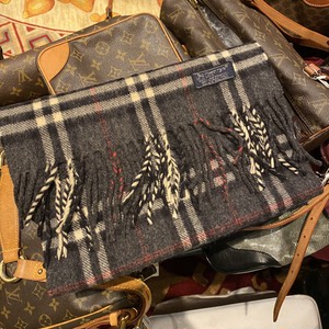 burberry宝格丽经典格纹羊毛围巾