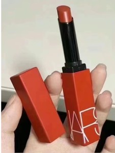 Nars 细管口红 133 too hot too hold