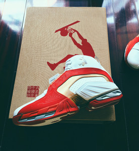 李宁霸王枪---奥尼尔中国行珍藏版size:44