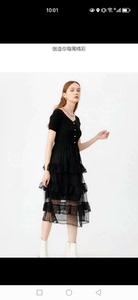 全新飘蕾优雅黑色连衣裙秋新款气质法式短袖蛋糕裙，m码，针织上
