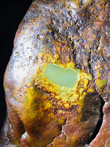 河磨玉原石,析木玉断树林黄绿肉,打光透,以开窗,便宜处理,一