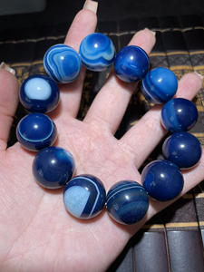 蓝色缠丝玛瑙手串,带眼,12粒,尺寸20mm左右