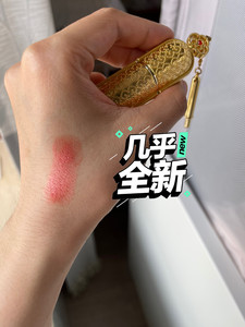 几乎全新～韩国后这个品牌的～口红吊坠是一个唇刷（唇刷从来没用