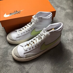 38 耐克开拓者黄勾白色中帮板鞋 未使用 带原盒 cz105