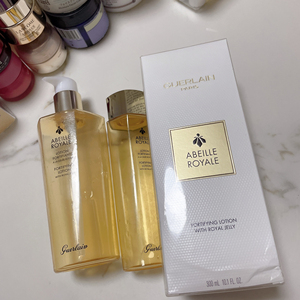 娇兰帝皇蜂姿水 全新300ml 日上入手 还热乎乎的 用了几