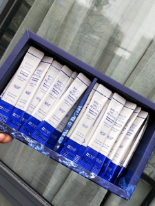 韩国snp燕窝补水水乳套装  水4ml*20条 乳液4ml*