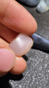 和田玉紫罗兰桃花玉新疆直闪石墨玉河精品