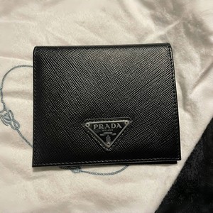 prada 普拉达黑色皮革钱包卡包_阿里巴巴找货神器
