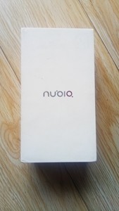 中兴努比亚小牛NX503A手机2+16g，掉地上导致屏幕有一