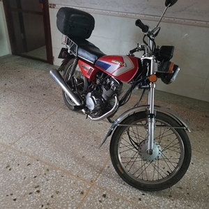 本田cg银猫125摩托车,整车原装度高.发动机安静有力,无拆