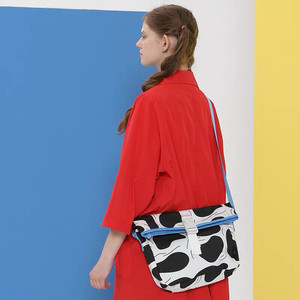 tyakasha塔卡沙oring系列 覆膜翻折斜挎包jon8