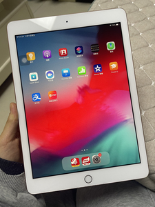苹果ipad 6 128g 一处磕碰 无拆无修 无卡顿无任何