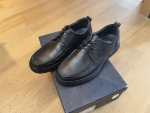 百田森男士真皮皮鞋99新,21年12月购买于奥莱,打折原价5