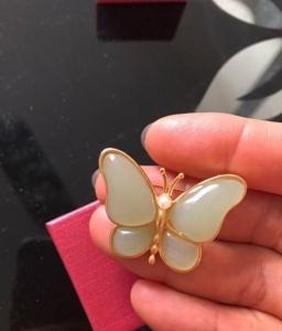 玉蝴蝶镶嵌吊坠