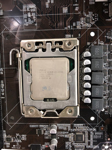 x79主板带e52450l处理器套装,成色较新