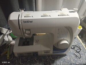 兄弟牌缝纫机2700