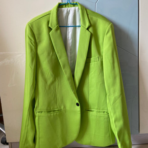 zoobi荧光绿垫肩西装 衣长76 胸围110 仅上身拍过照