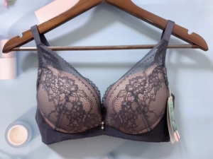 【高品质】全新舒曼菲文胸34b/36b内衣女无钢圈聚拢调整型