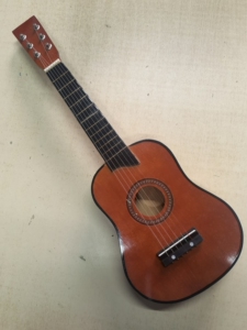 最后2把,23寸6弦小吉他,21寸4弦尤克里里大风车转啊转