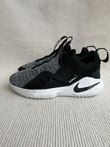 詹姆斯使节11白色