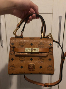 mcm凯莉包mini.购于新罗免税.包表面无划痕.五金有氧化