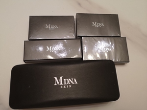 日本MTG MDNA SKIN麦当娜磁石美容仪，本人去日本的