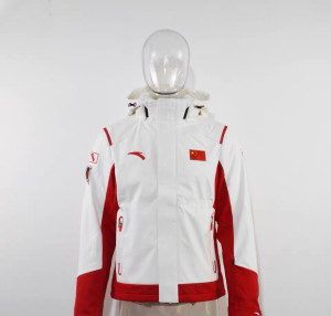 全新安踏限量版国家队滑雪服 软壳夹克 质量很棒,只剩女号 s