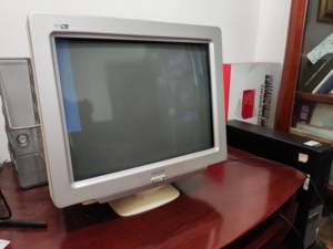 17寸飞利浦crt纯平显示器,型号107h62,自用保养很好