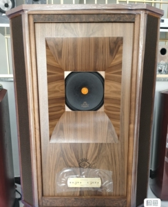 天朗皇家西敏寺音箱