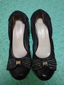 女鞋 孚德女鞋 成色如图,尺码38,感兴趣可以咨询,售出不