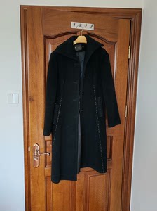 卡秋莎大衣，M码，160，118斤穿小了，个人闲置，不退不换