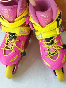 乐秀轮滑,专业平花,型号:kx2,码数28-31码,孩子穿着