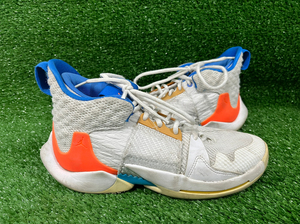 威少2雷霆主场 41码 鞋子成色不错 鞋底磨损不大 鞋底轻微