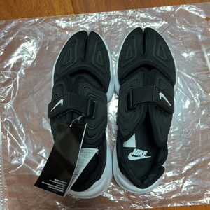 耐克nike 黑色厚底猪蹄鞋分脚趾鞋运动鞋凉鞋,25码,日本