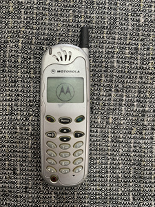 怀旧经典摩托罗拉v2088.l2000也不知道啥型号啦!老人