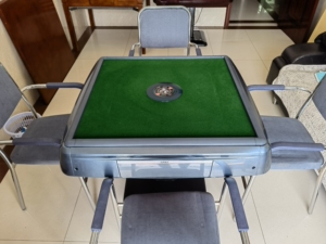 二手雀友麻将机c200系列原价3500.现价1200如需椅子