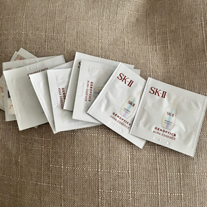 sk2小灯泡淡斑精华小样片装试用袋装0.7ml