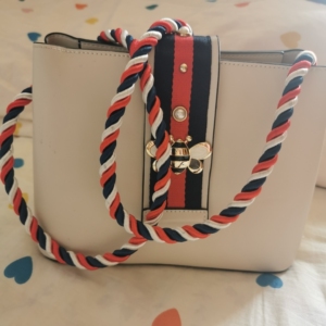 时尚袋鼠包包bandicoot 时尚小蜜蜂锁扣女包 全新的