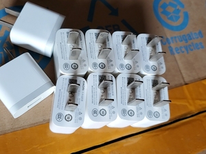 小米新款2a充电头 型号mdy-08-ev 成色看图,保真