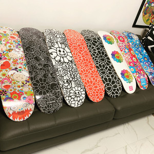 村上隆太阳花滑板 全新